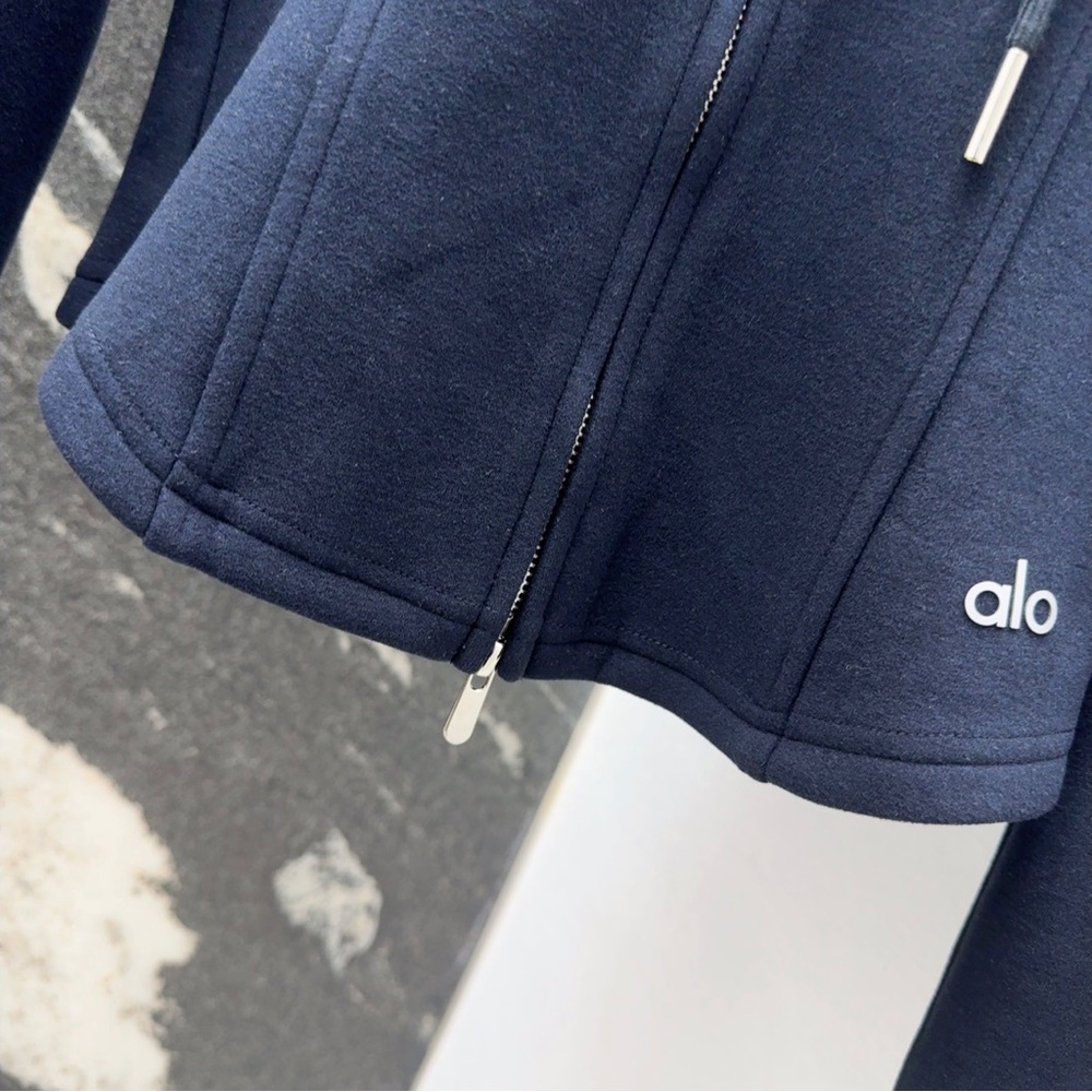 ALO Yoga Navy Hoodie and Sweatpants Set - Picture 7 of 8